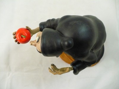 WDCC Snow White and The 7 Dwarfs Old Hag