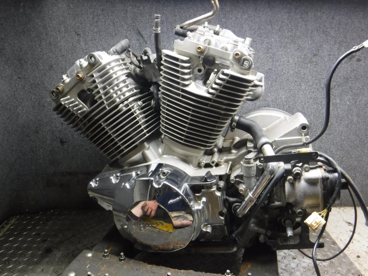 04 Honda VTX1300 VTX 1300 Motor Engine 248