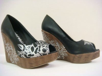 Negative Heel Shoes  Women on Ed Hardy Women  Roses  Black Heels Wedges Celestial Shoes   Ebay