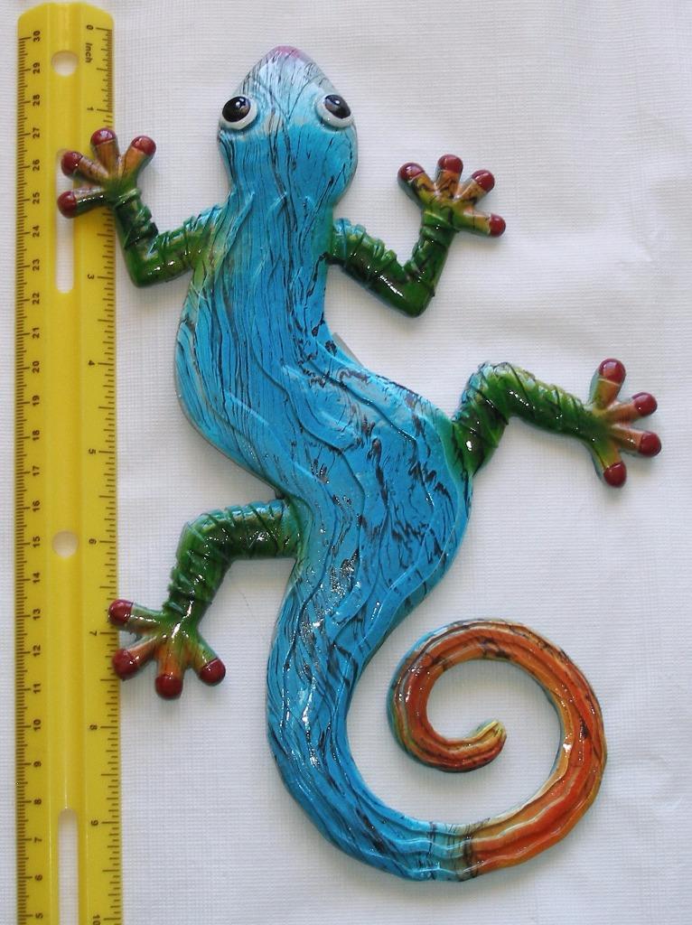 Colorful Lizard Gecko Curled Tail Hanging Wall Art Decor 9.5" x 6.5