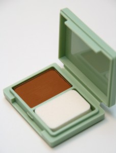 Brand New Clinique Clinique Perfectly Real Compact Makeup Shade 146