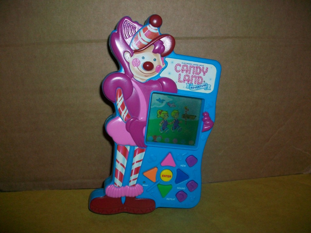 HANDHELD GAME BATTERY OPERATED CANDY LAND POCKET SIZE MILTON BRADLEY