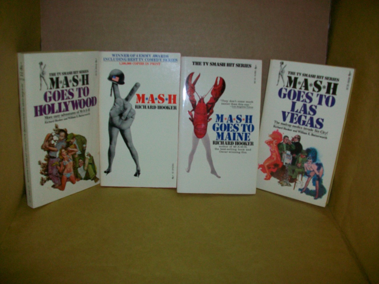 MASH BOXED BOOK SET 5 BOOKS MASH GOES TO HOLLYWOOD VEGAS ETC,FREE QUIZ