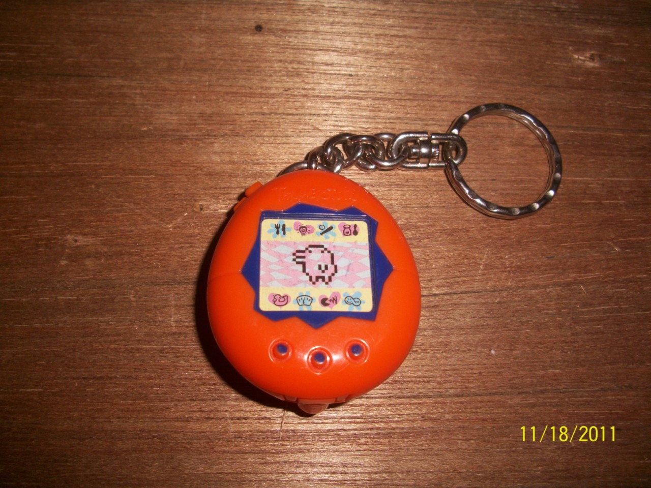 TAMAGOTCHI CONNECTION VIRTUAL PET KEYCHAIN McDONALDS GIVEAWAY BANDAI