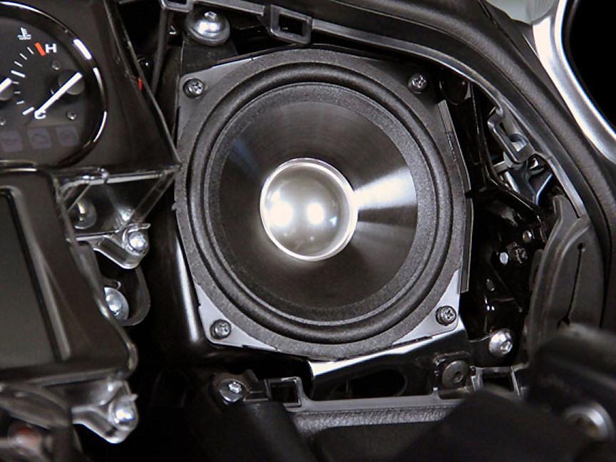 gl1800 speaker size