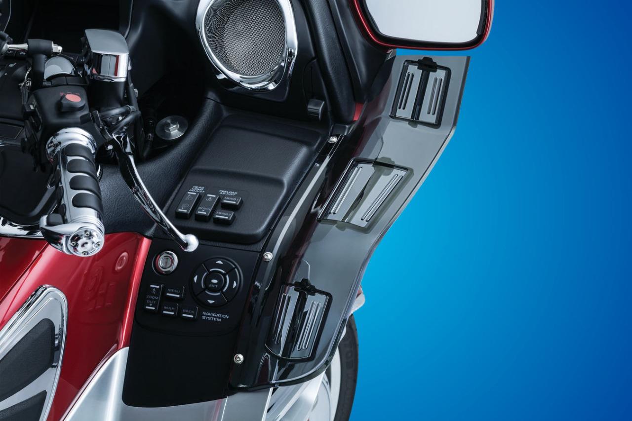 Kuryakyn Dragon Wings Wind Deflectors for Honda Goldwing GL1800, 2001