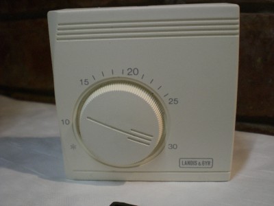 Landis & Gyr Ref RAD1.N Room thermostat BNiB & instructions boxed