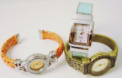 Gossip Watches on Lot Of 3 Women S Cuff Bracelet Watches Adrina Gossip     Ebay