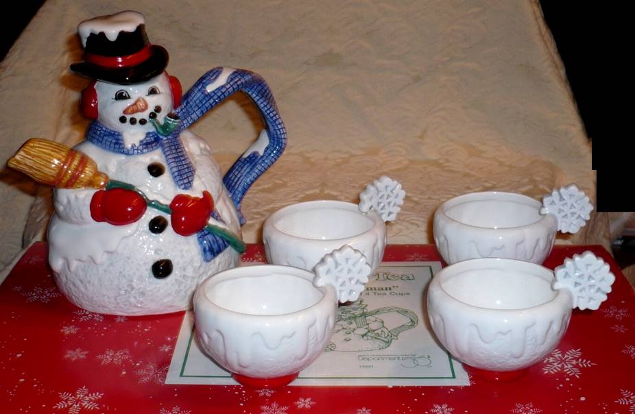 CHRISTMAS TEASNOWFLAKE THE SNOWMAN CHILDS TEAPOT W/4 CUPS SET