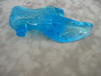 Large Daisy &amp; Button Pattern Glass Compote Silver Base - Glass