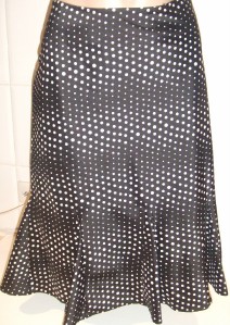 EVENTS - Black & White Spot Skirt Size 12   Fully lined