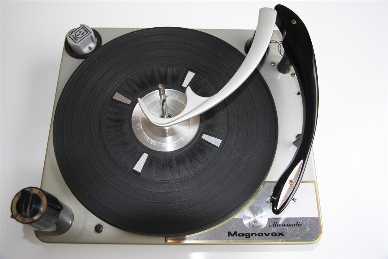 VINTAGE MAGNAVOX MICROMATIC RECORD PLAYER CHANGER TURNTABLE WORKING