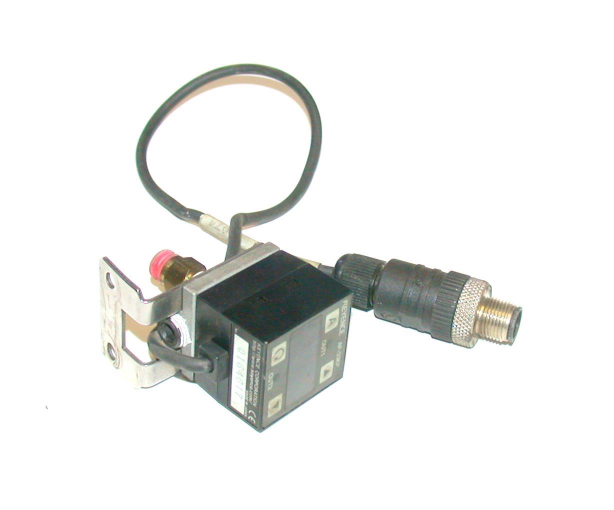 KEYENCE AP33KP PRESSURE SENSOR 1224 VDC 1/8 NPT eBay