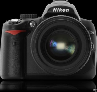 Nikon D5000 DSLR Camera w/18-55VR lens kit