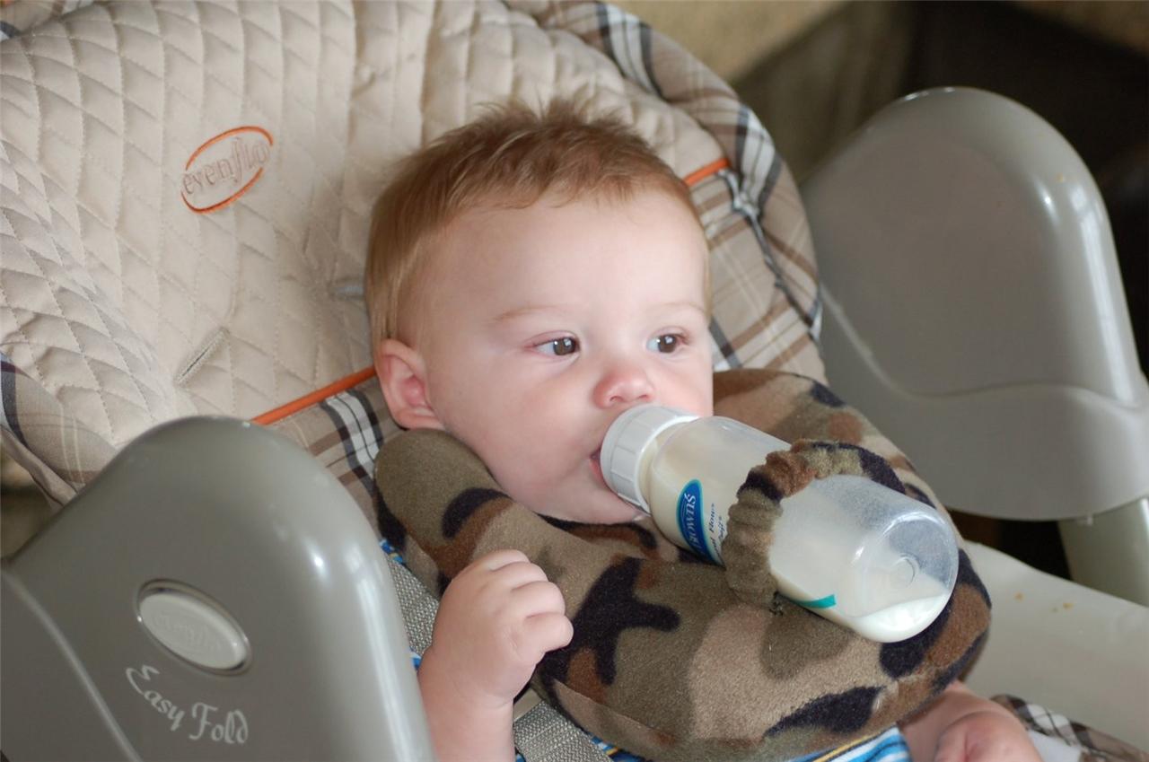 New Hands Free Baby Bottle Holder The Baba Buddy Infant Feeding eBay