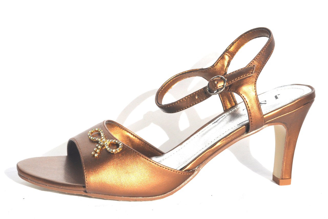 stylish slipper store