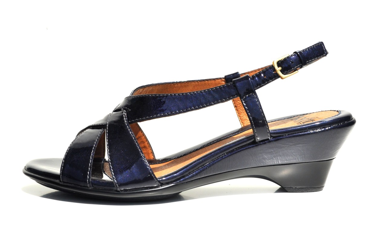 sofft patent leather sandals