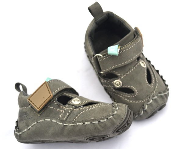 infant walking shoes size 3
