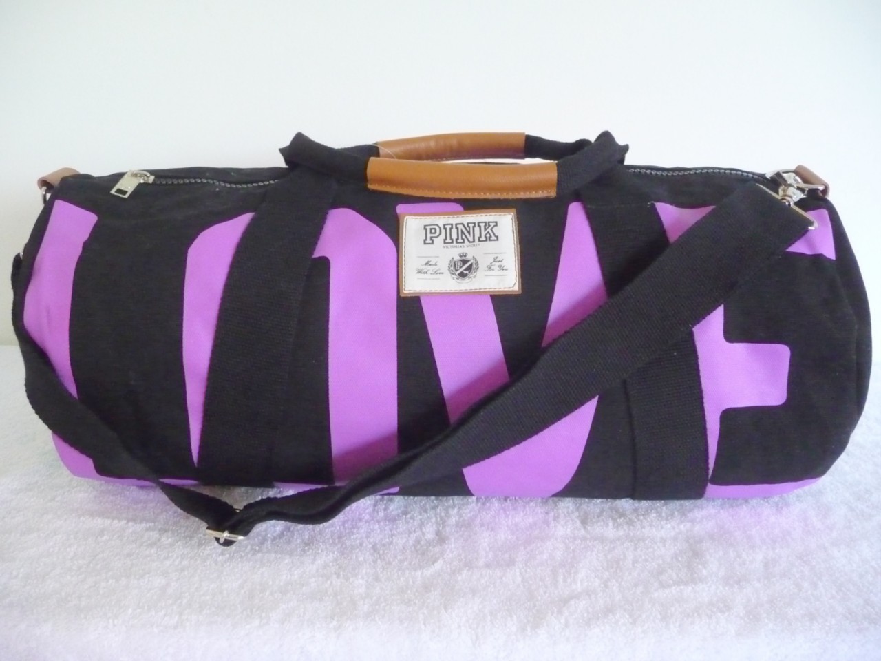 NWT Victoria's Secret Love Pink Duffle Travel Gym Bag