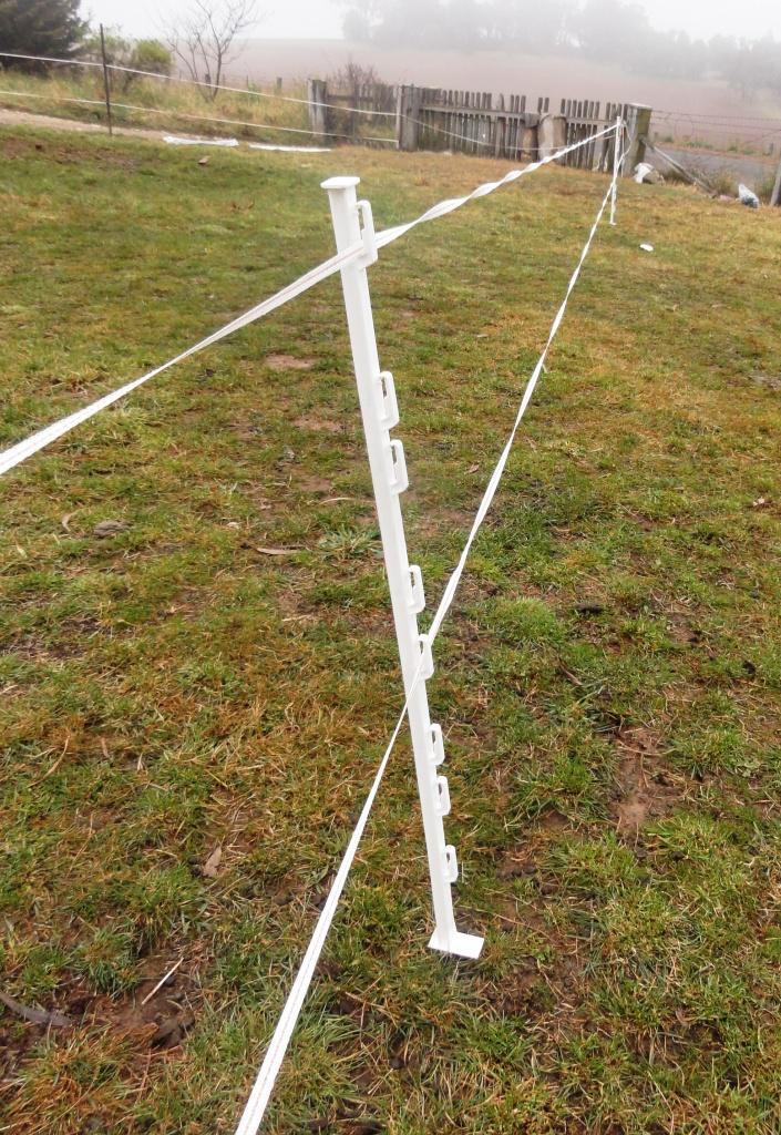 20 x Insulated Multi Wire Tread In Posts Use Strip Grazing Electric