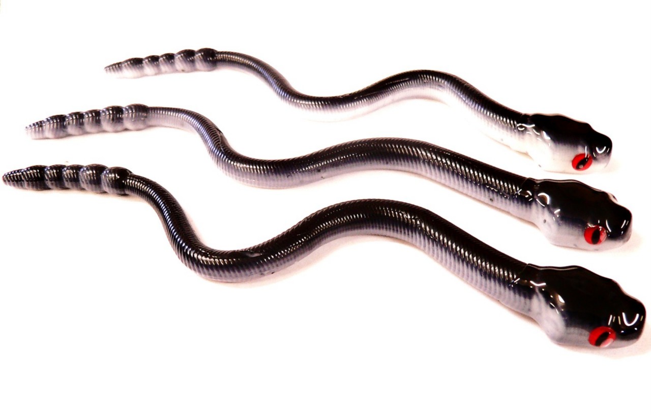 BOGS RATTLE SNAKE LURE BASS PIKE BAIT BLACK MAMBA 6 INCH REALISTIC SNAKE BAIT