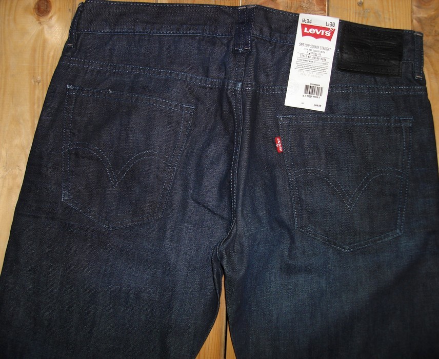 levis dark blue jeans