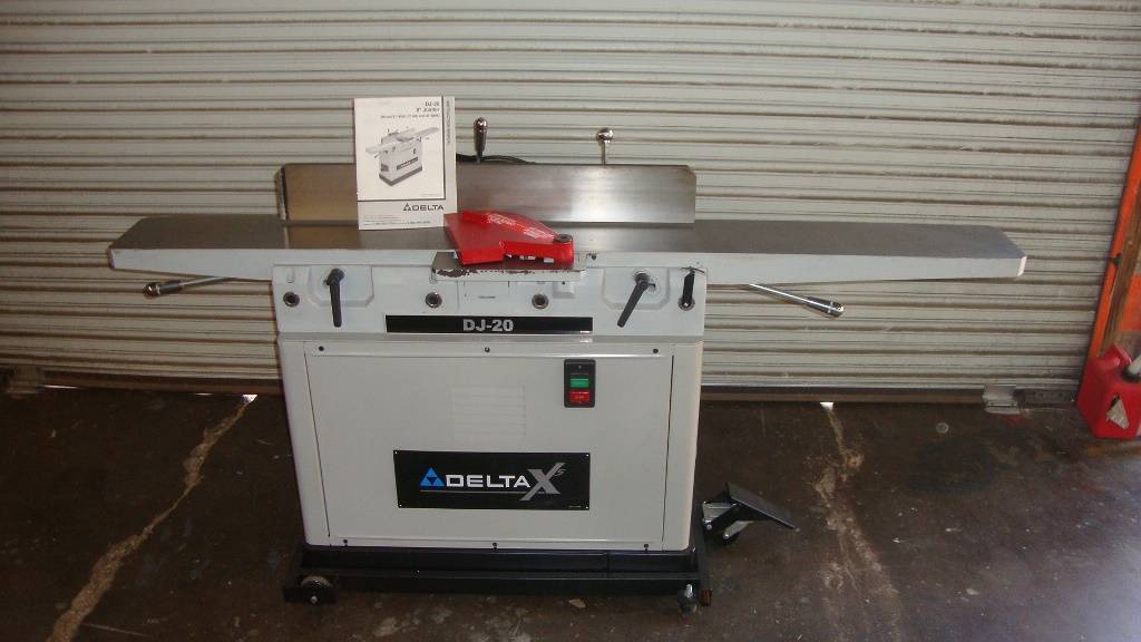 DELTA X5 DJ20 8" JOINTER EXCELENT CONDITION SINGLE PHASE WITH MOBILE