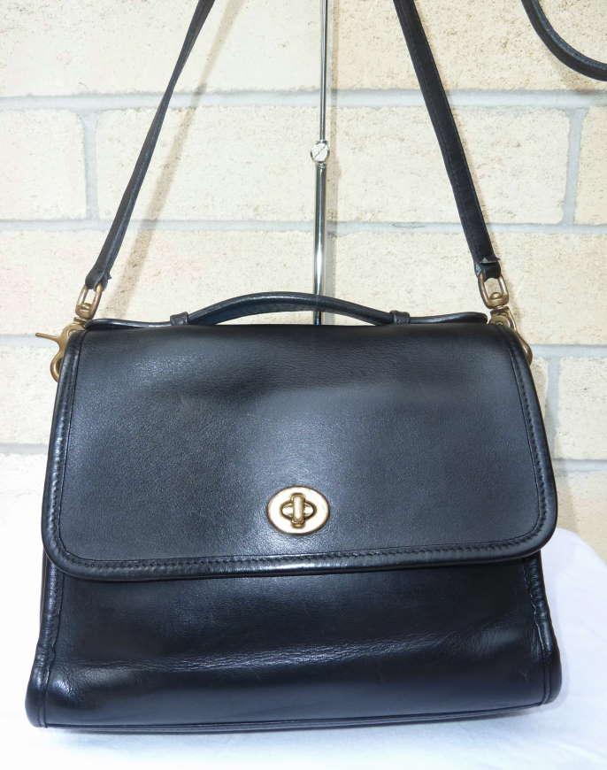 Authentic Vintage Coach Court Classic Black Leather Shoulder Bag 9870