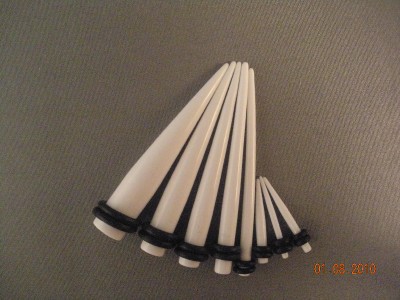 There is only ONE (1) taper in each size. This auction does not have pairs. There is only ONE (1) taper in each size. This auction does not have pairs.