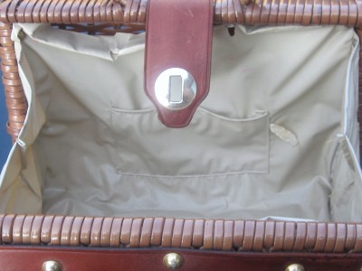 Nice Hong Kong Fashion on Vintage Hong Kong Plastic Straw Leather Hard Purse Nice Search