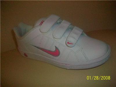 nike ladies trainers with velcro fastening