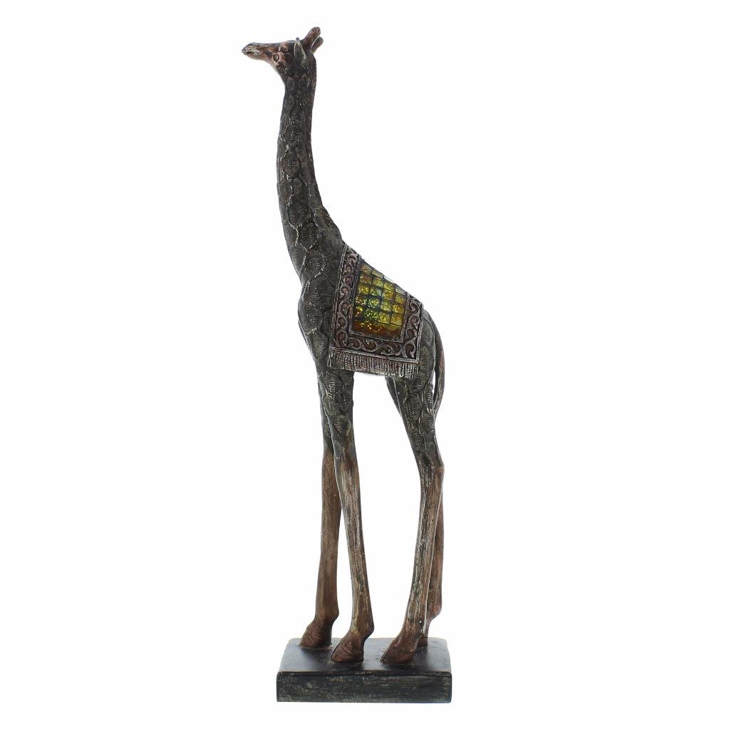 standing giraffe statue