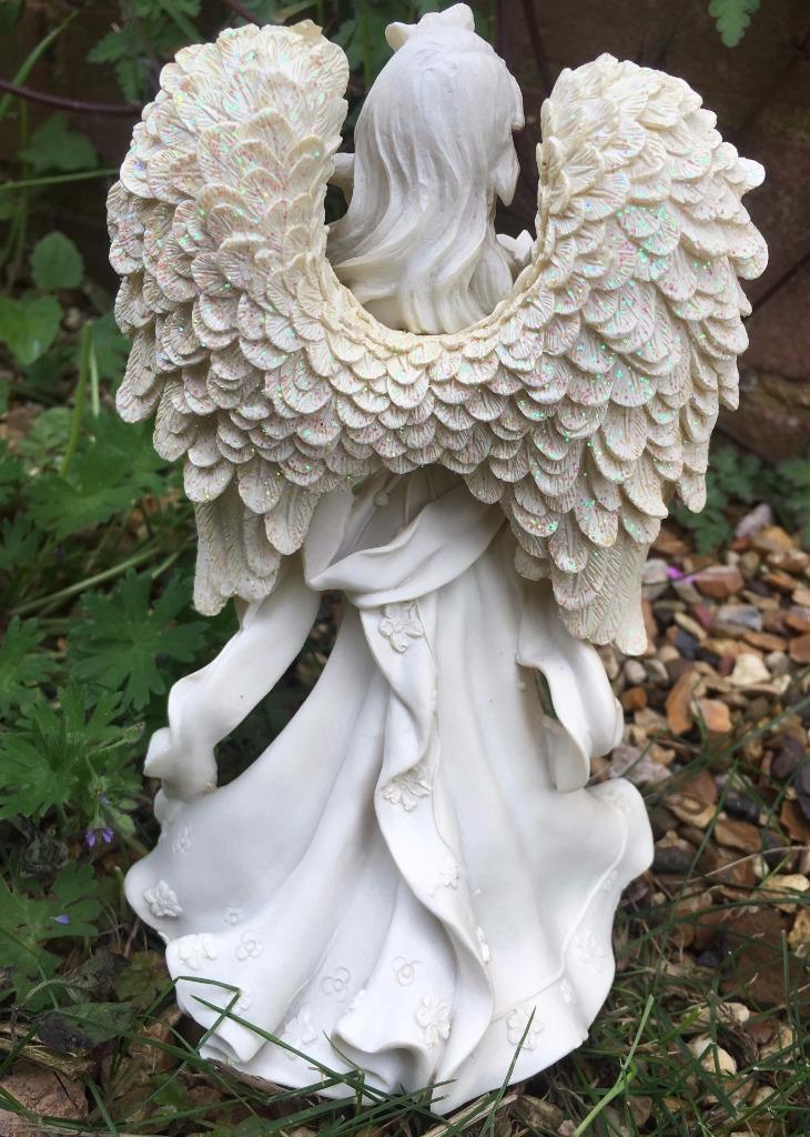 BEAUTIFUL HOLDING BUTTERFLY ANGEL STATUE GRAVE MEMORIAL ORNAMENT ANG106APU