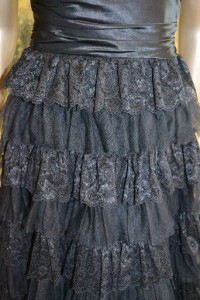 B. DARLIN BLACK PROM DRESS SIZE 3/4 - FORMAL DRESSES, PROM DRESSES