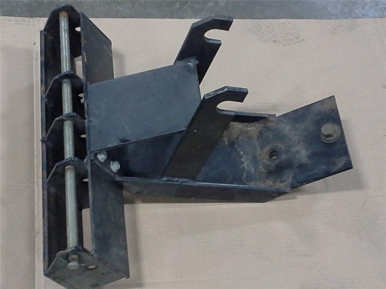 DEERE USED BM16243 REAR WEIGHT BRACKET 316 318 322 330 332 420 430 use