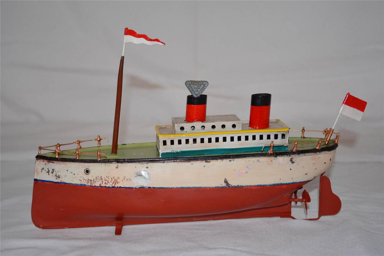 Arnold or Bing, Prewar Wind Up Tin Toy Boat Ocean Liner Twin Screw 11in