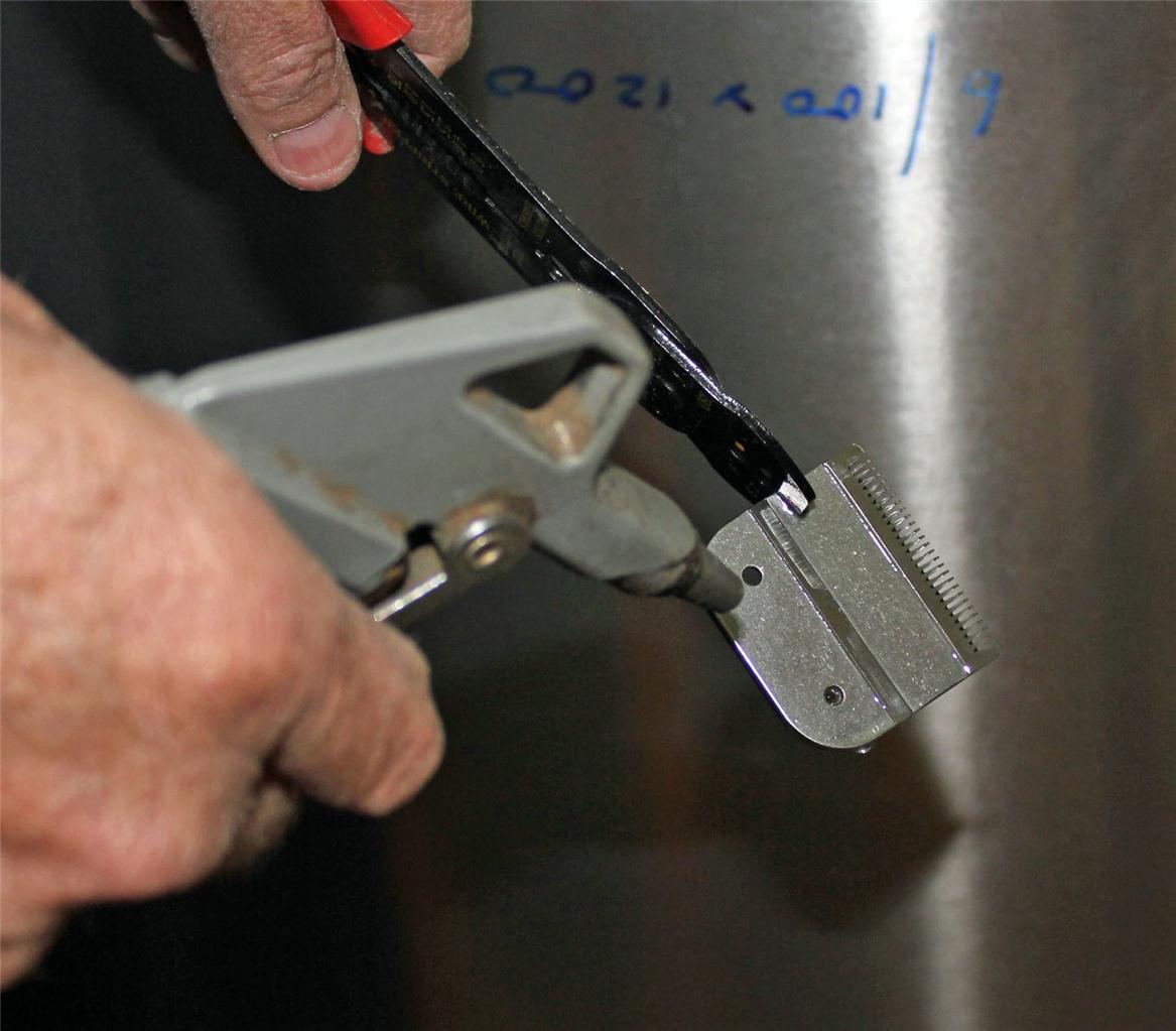 Clipper Blade Sharpening Wahl Andis Oster Scissors Hair Dog Horse