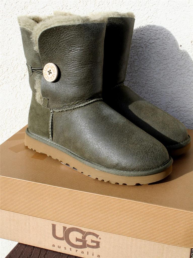 olive green classic uggs olive green classic uggs