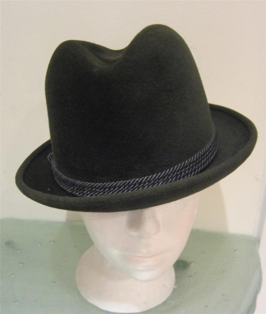 You're in Men's Hats Finally wear hats for big heads that are bigger than the one-size-fits-all caps. Lamood Big Hats is the only place for authentic big head hats. These baseball big caps are specially made bigger around and deeper in the crown to fit your head. except for those looking for a hat for big heads. Baseball caps have not been a viable choice.