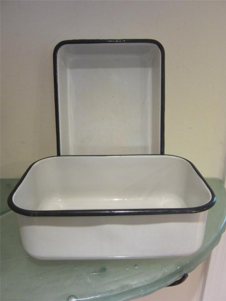 White Enamel Vintage White/Black Cookware Porcelain Baking Lasagna 1