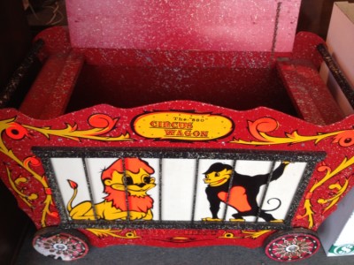 circus wagon toy chest