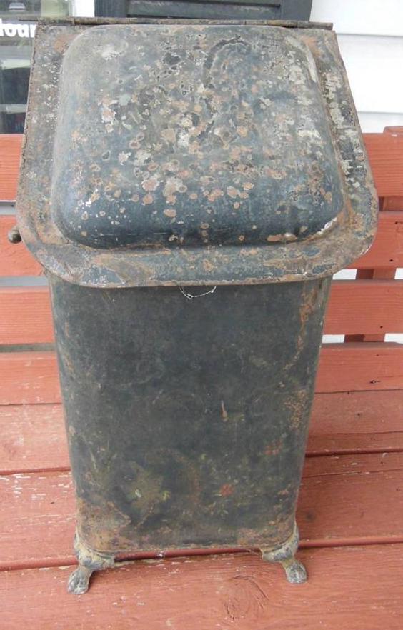 ANTIQUE VICTORIAN CLAWFOOT ORNATE COAL BIN ASH TOLEWARE TOLE SCUTTLE W