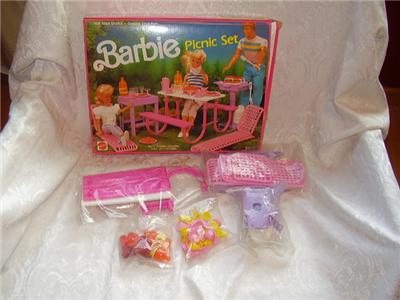 Vintage Outdoor Furniture on Vintage 1989 Barbie Doll Picnic Set Outdoor Lawn Furniture Bbq Food