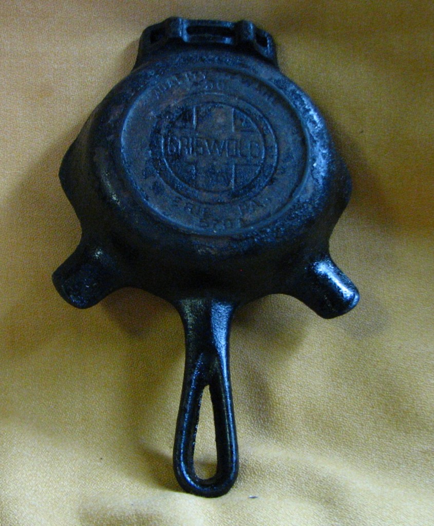 RARE GRISWOLD DOUBLEAUGHT 00 CAST IRON SKILLET ASHTRAY eBay