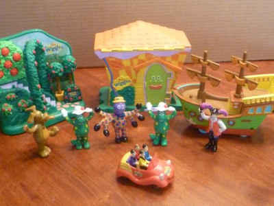 small wiggles figurines
