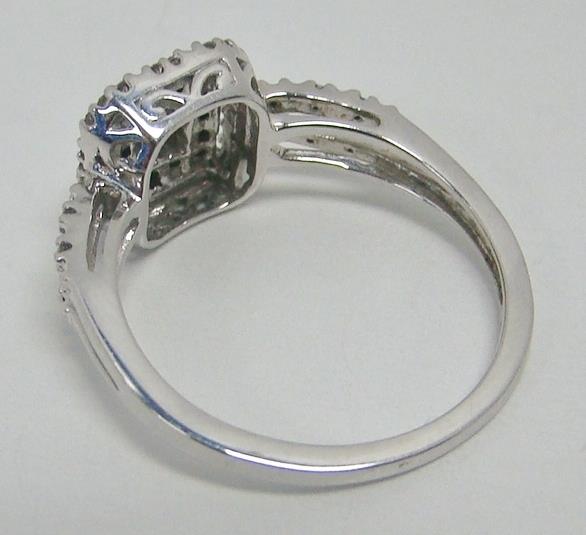 10K WHITE GOLD RING 1/3 CT TW BLACK & WHITE DIAMONDS PRINCESS CUTS 2.9g