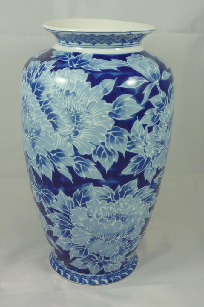 Loviest Japanese KUTANI Floral VASE Blue and White eBay