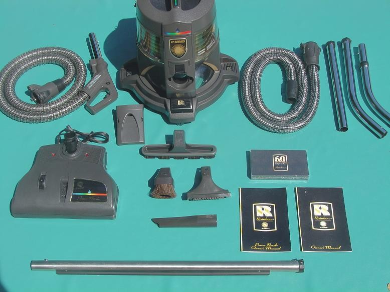 Rainbow E Series vacuum Slightly Used + Attachments Most items