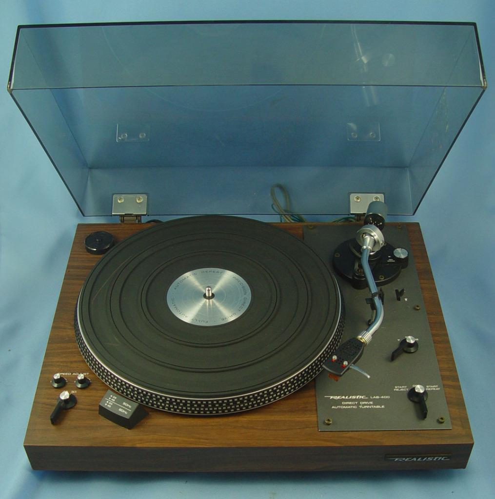 VINTAGE REALISTIC LAB 400 DIRECT DRIVE TURNTABLE, WORKING CONDITION