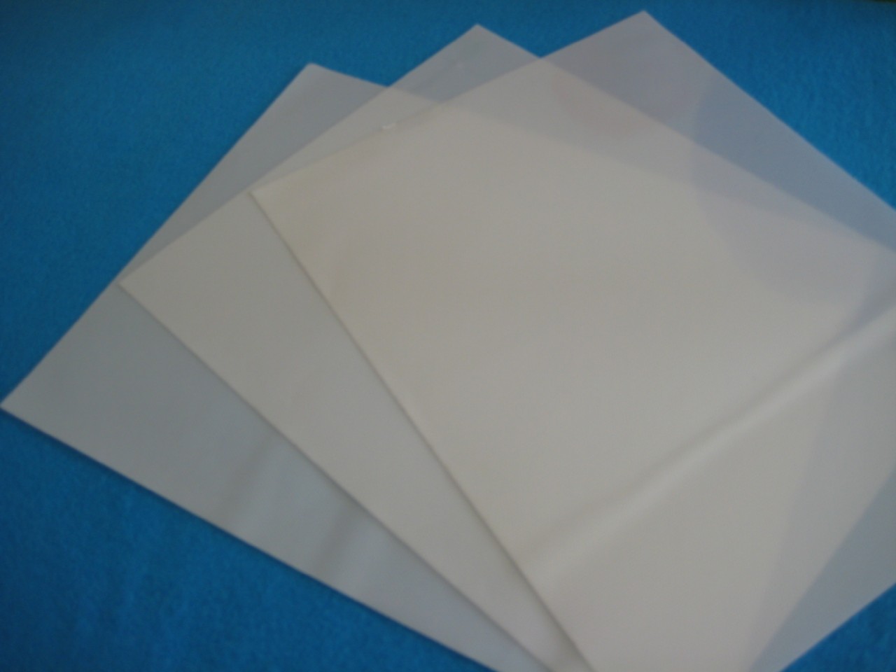iron transfer paper Iron on transfer paper is commonly referred to as ‘t-shirt paper’ because it is often used to transfer images, text or a combination onto fabrics. iron transfer paper Iron on transfer paper is commonly referred to as ‘t-shirt paper’ because it is often used to transfer images, text or a combination onto fabrics.